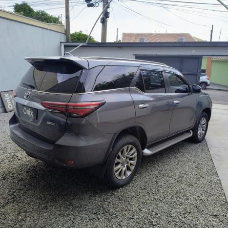 TOYOTA Hilux SW4 2.8 16V 4P SRX 4X4 7 LUGARES TURBO DIESEL AUTOM�TICO, Foto 3