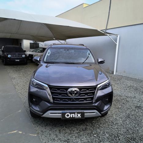 TOYOTA Hilux SW4 2.8 16V 4P SRX 4X4 7 LUGARES TURBO DIESEL AUTOM�TICO, Foto 4