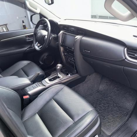 TOYOTA Hilux SW4 2.8 16V 4P SRX 4X4 7 LUGARES TURBO DIESEL AUTOM�TICO, Foto 6