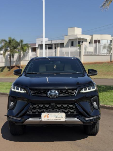 TOYOTA Hilux SW4 2.8 4P SRX 4X4 DIAMOND 7 LUGARES TURBO DIESEL AUTOM�TICO, Foto 10