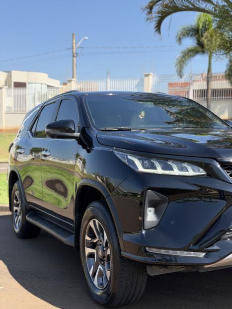 TOYOTA Hilux SW4 2.8 4P SRX 4X4 DIAMOND 7 LUGARES TURBO DIESEL AUTOM�TICO, Foto 11