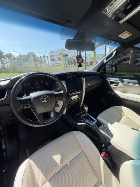 TOYOTA Hilux SW4 2.8 4P SRX 4X4 DIAMOND 7 LUGARES TURBO DIESEL AUTOM�TICO, Foto 15