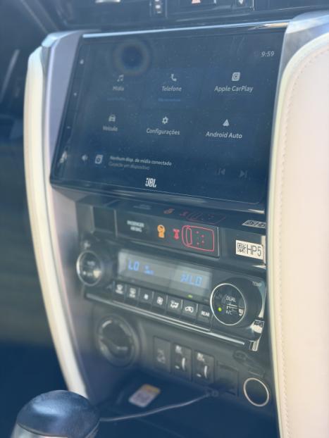 TOYOTA Hilux SW4 2.8 4P SRX 4X4 DIAMOND 7 LUGARES TURBO DIESEL AUTOM�TICO, Foto 16