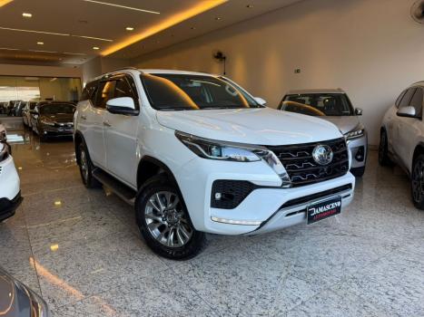 TOYOTA Hilux SW4 2.8 16V 4P SRX 4X4 7 LUGARES TURBO DIESEL AUTOM�TICO, Foto 2