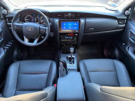 TOYOTA Hilux SW4 2.8 16V 4P SRX 4X4 7 LUGARES TURBO DIESEL AUTOM�TICO, Foto 7