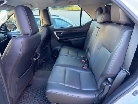 TOYOTA Hilux SW4 2.8 16V 4P SRX 4X4 7 LUGARES TURBO DIESEL AUTOM�TICO, Foto 9