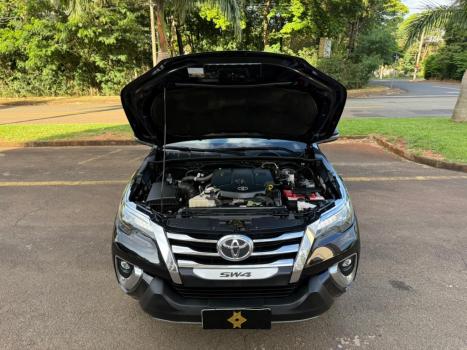 TOYOTA Hilux SW4 2.8 4P SRX 4X4 DIAMOND 7 LUGARES TURBO DIESEL AUTOM�TICO, Foto 7