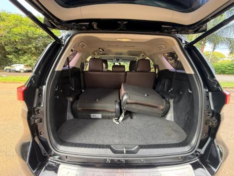 TOYOTA Hilux SW4 2.8 4P SRX 4X4 DIAMOND 7 LUGARES TURBO DIESEL AUTOM�TICO, Foto 9