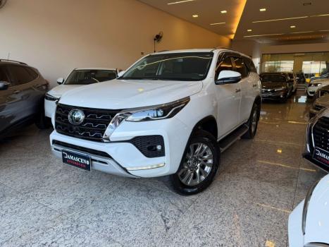 TOYOTA Hilux SW4 2.8 16V 4P SRX 4X4 7 LUGARES TURBO DIESEL AUTOM�TICO, Foto 3