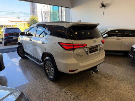 TOYOTA Hilux SW4 2.8 16V 4P SRX 4X4 7 LUGARES TURBO DIESEL AUTOM�TICO, Foto 5