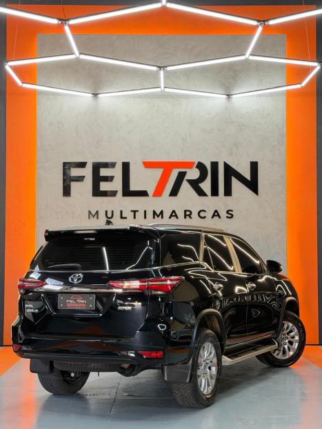 TOYOTA Hilux SW4 2.8 16V 4P SRX 4X4 7 LUGARES TURBO DIESEL AUTOM�TICO, Foto 4