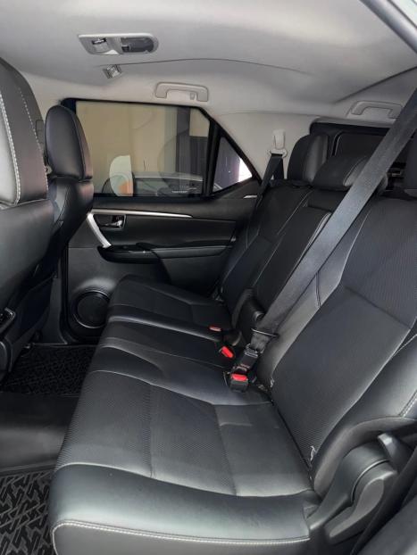 TOYOTA Hilux SW4 2.8 16V 4P SRX 4X4 7 LUGARES TURBO DIESEL AUTOM�TICO, Foto 10