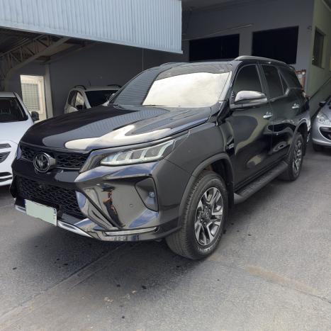 TOYOTA Hilux SW4 2.8 4P SRX 4X4 DIAMOND 7 LUGARES TURBO DIESEL AUTOM�TICO, Foto 3