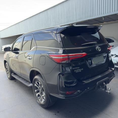 TOYOTA Hilux SW4 2.8 4P SRX 4X4 DIAMOND 7 LUGARES TURBO DIESEL AUTOM�TICO, Foto 6