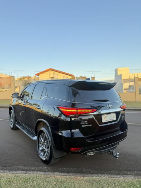 TOYOTA Hilux SW4 2.8 16V 4P SRX 4X4 7 LUGARES TURBO DIESEL AUTOM�TICO, Foto 3