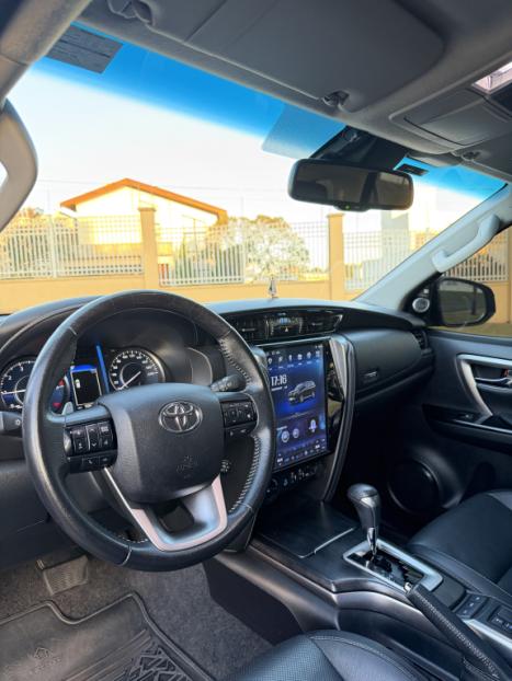 TOYOTA Hilux SW4 2.8 16V 4P SRX 4X4 7 LUGARES TURBO DIESEL AUTOM�TICO, Foto 14
