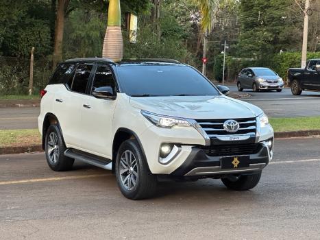 TOYOTA Hilux SW4 2.8 16V 4P SRX 4X4 7 LUGARES TURBO DIESEL AUTOM�TICO, Foto 3