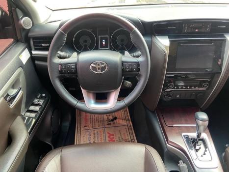 TOYOTA Hilux SW4 2.8 4P SRX 4X4 TURBO DIESEL AUTOM�TICO, Foto 5
