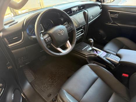 TOYOTA Hilux SW4 2.8 16V 4P SRX PLATINUM 4X4 7 LUGARES TURBO DIESEL AUTOM�TICO, Foto 5