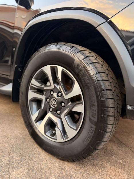 TOYOTA Hilux SW4 2.8 4P SRX 4X4 DIAMOND 7 LUGARES TURBO DIESEL AUTOM�TICO, Foto 7