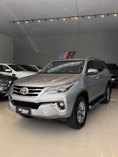 TOYOTA Hilux SW4 2.8 4P SRX 4X4 TURBO DIESEL AUTOM�TICO, Foto 1
