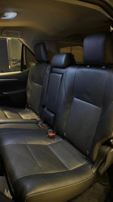 TOYOTA Hilux SW4 2.8 16V 4P SRX 4X4 7 LUGARES TURBO DIESEL AUTOM�TICO, Foto 14