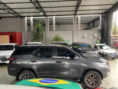 TOYOTA Hilux SW4 2.8 16V 4P SRX 4X4 7 LUGARES TURBO DIESEL AUTOM�TICO, Foto 4