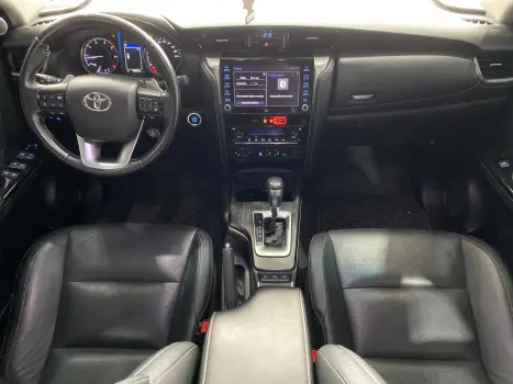 TOYOTA Hilux SW4 2.8 16V 4P SRX 4X4 7 LUGARES TURBO DIESEL AUTOM�TICO, Foto 11