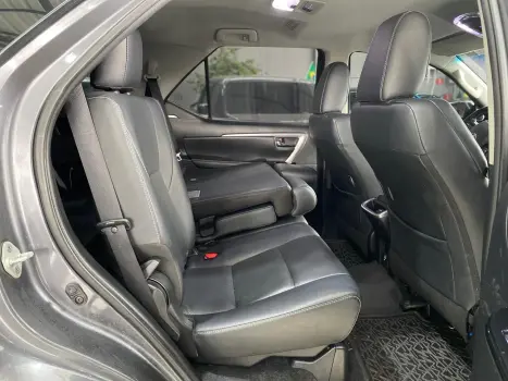 TOYOTA Hilux SW4 2.8 16V 4P SRX 4X4 7 LUGARES TURBO DIESEL AUTOM�TICO, Foto 13