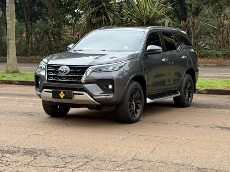 TOYOTA Hilux SW4 2.8 4P SRX 4X4 TURBO DIESEL AUTOM�TICO, Foto 2