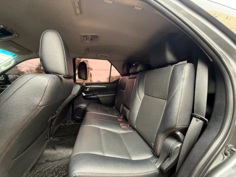 TOYOTA Hilux SW4 2.8 4P SRX 4X4 TURBO DIESEL AUTOM�TICO, Foto 13