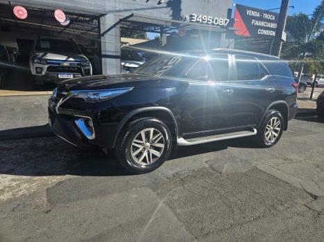 TOYOTA Hilux SW4 2.8 16V 4P SRX 4X4 7 LUGARES TURBO DIESEL AUTOM�TICO, Foto 2