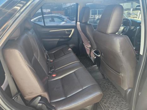 TOYOTA Hilux SW4 2.8 16V 4P SRX 4X4 7 LUGARES TURBO DIESEL AUTOM�TICO, Foto 3