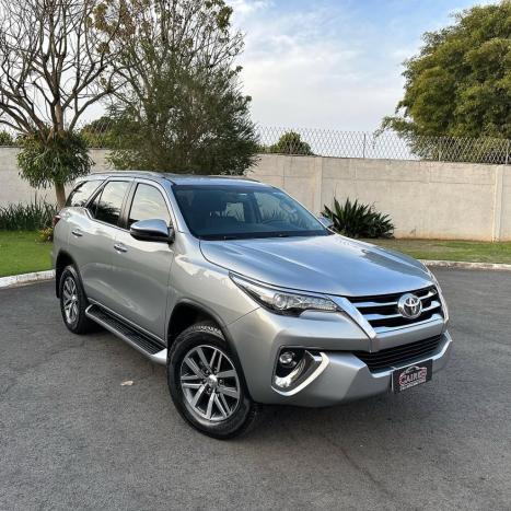 TOYOTA Hilux SW4 2.8 4P SRX 4X4 TURBO DIESEL AUTOM�TICO, Foto 1