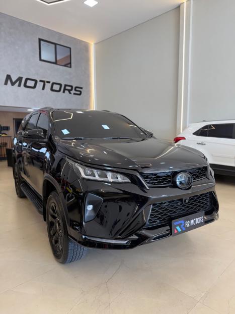 TOYOTA Hilux SW4 2.8 4P SRX 4X4 DIAMOND 7 LUGARES TURBO DIESEL AUTOM�TICO, Foto 1
