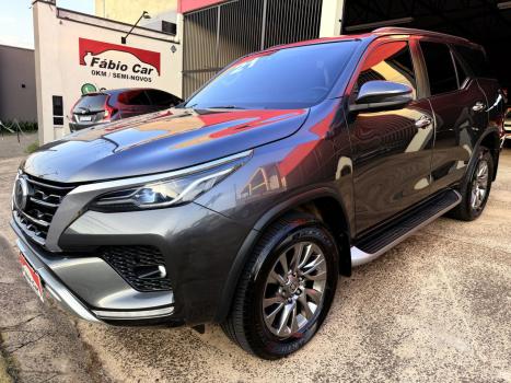 TOYOTA Hilux SW4 2.8 16V 4P SRX 4X4 7 LUGARES TURBO DIESEL AUTOMÁTICO, Foto 2