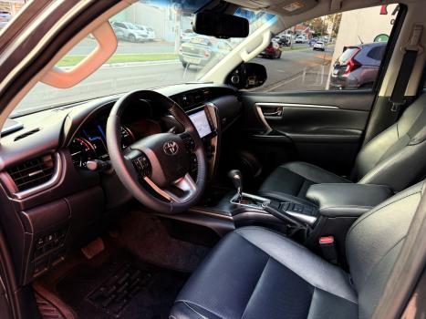 TOYOTA Hilux SW4 2.8 16V 4P SRX 4X4 7 LUGARES TURBO DIESEL AUTOMÁTICO, Foto 7