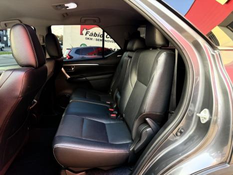 TOYOTA Hilux SW4 2.8 16V 4P SRX 4X4 7 LUGARES TURBO DIESEL AUTOMÁTICO, Foto 8