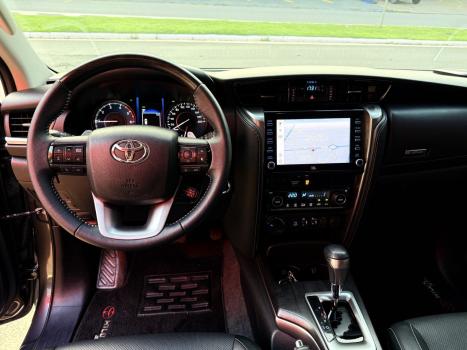 TOYOTA Hilux SW4 2.8 16V 4P SRX 4X4 7 LUGARES TURBO DIESEL AUTOMÁTICO, Foto 11