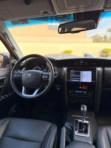TOYOTA Hilux SW4 2.8 16V 4P SRX 4X4 7 LUGARES TURBO DIESEL AUTOMÁTICO, Foto 6