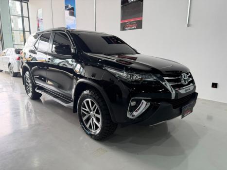 TOYOTA Hilux SW4 2.8 16V 4P SRX 4X4 7 LUGARES TURBO DIESEL AUTOMÁTICO, Foto 2