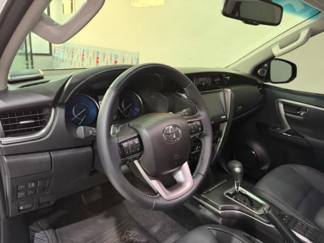 TOYOTA Hilux SW4 2.8 16V 4P SRX 4X4 7 LUGARES TURBO DIESEL AUTOMÁTICO, Foto 8