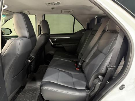 TOYOTA Hilux SW4 2.8 16V 4P SRX 4X4 7 LUGARES TURBO DIESEL AUTOMÁTICO, Foto 10