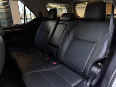 TOYOTA Hilux SW4 2.8 4P SRX 4X4 TURBO DIESEL AUTOMÁTICO, Foto 11