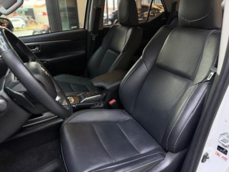 TOYOTA Hilux SW4 2.8 4P SRX 4X4 TURBO DIESEL AUTOMÁTICO, Foto 12