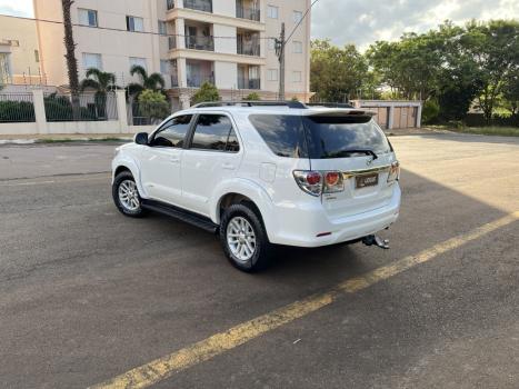 TOYOTA Hilux SW4 3.0 16V 4P SRV 4X4 7 LUGARES TURBO DIESEL AUTOMTICO, Foto 5
