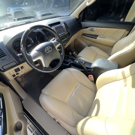 TOYOTA Hilux SW4 3.0 16V 4P SRV 4X4 7 LUGARES TURBO DIESEL AUTOMTICO, Foto 7