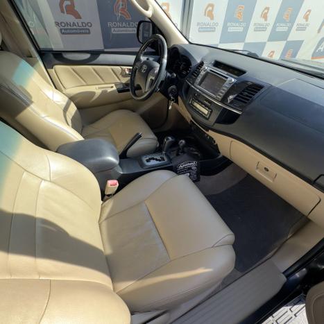 TOYOTA Hilux SW4 3.0 16V 4P SRV 4X4 7 LUGARES TURBO DIESEL AUTOMTICO, Foto 9