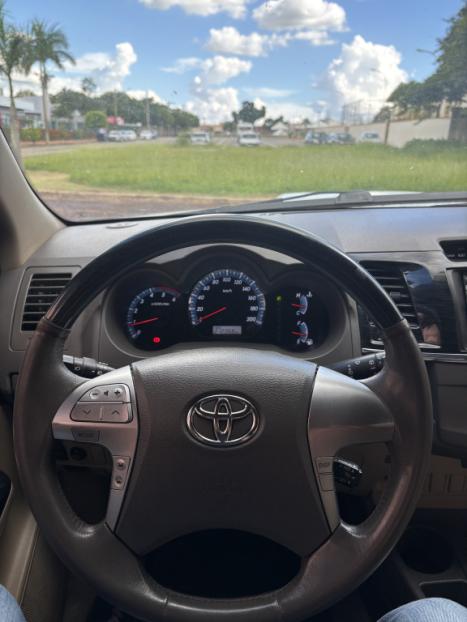 TOYOTA Hilux SW4 3.0 16V 4P SRV 4X4 7 LUGARES TURBO DIESEL AUTOM�TICO, Foto 6