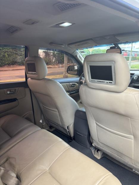 TOYOTA Hilux SW4 3.0 16V 4P SRV 4X4 7 LUGARES TURBO DIESEL AUTOM�TICO, Foto 9